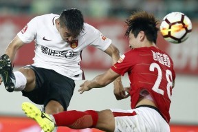 米乐-苏宁苦战华夏幸福！一方面丢球，:憾负华夏